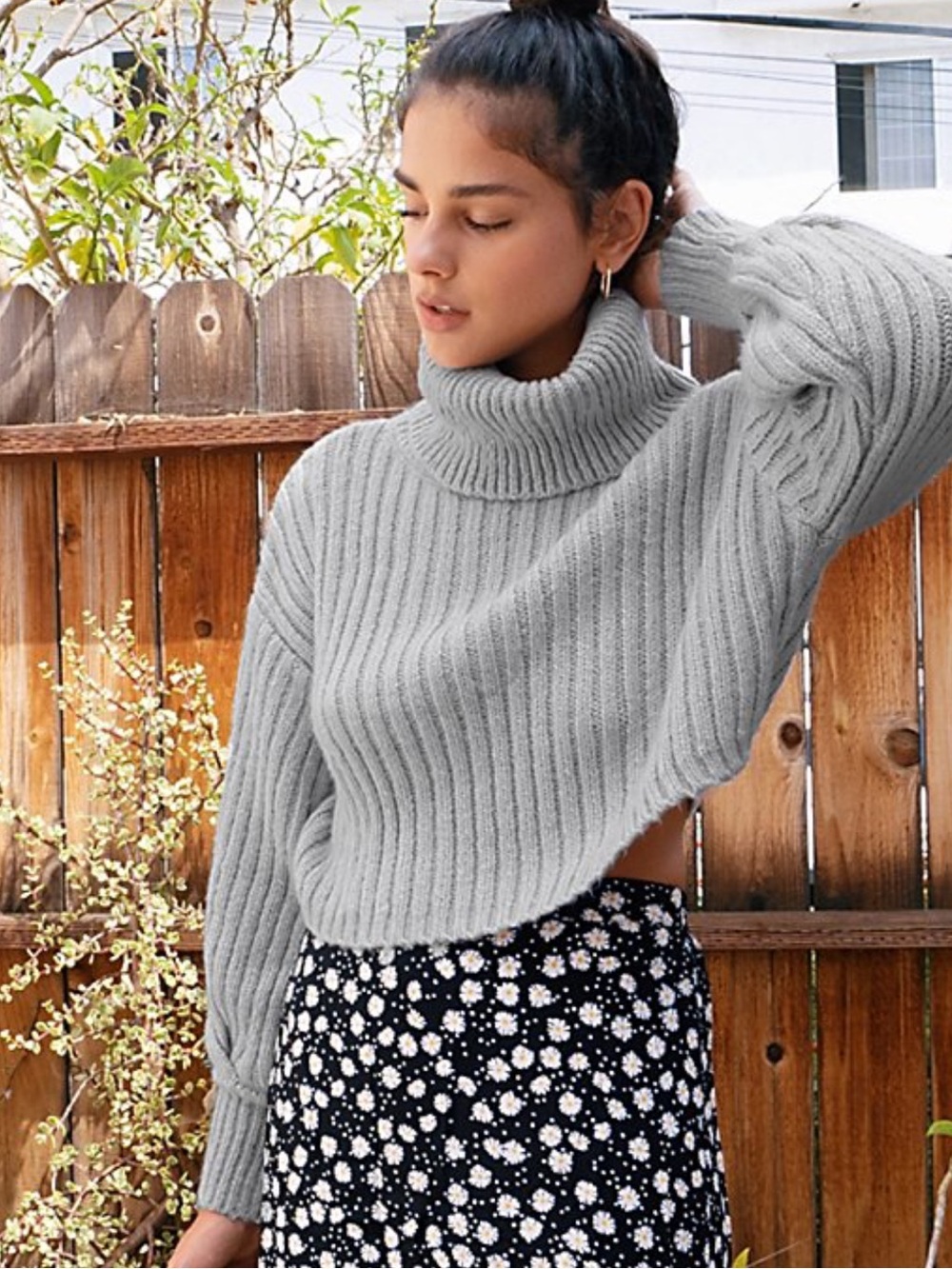 Urban Outfitters Mia Cropped Turtleneck Sweater S